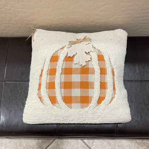 New Mud Pie Pumpkin Recessed Hooked Pillow White Orange Check Plaid Fall NWT - Picture 3 of 10